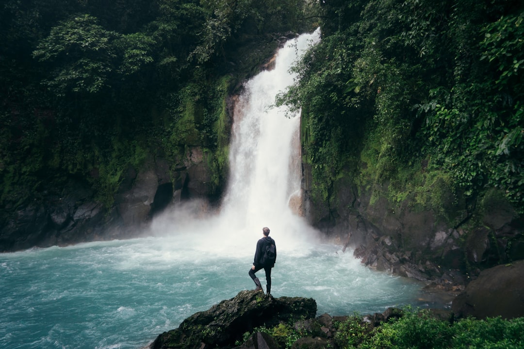 Travel on a Shoestring: Discovering the World Without Breaking the Bank